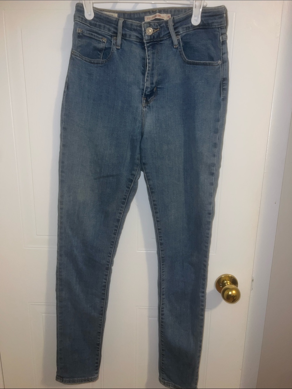 Levi's Women's Skinny Jeans in Medium Blue Wash